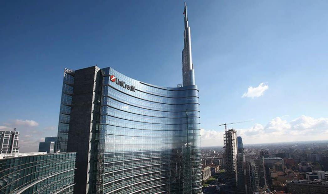 La sede Unicredit a Milano